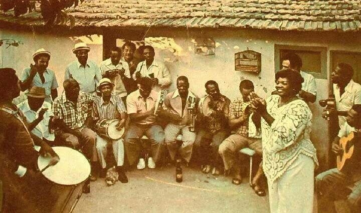 O samba transforma: abraça a tristeza e irradia a esperança